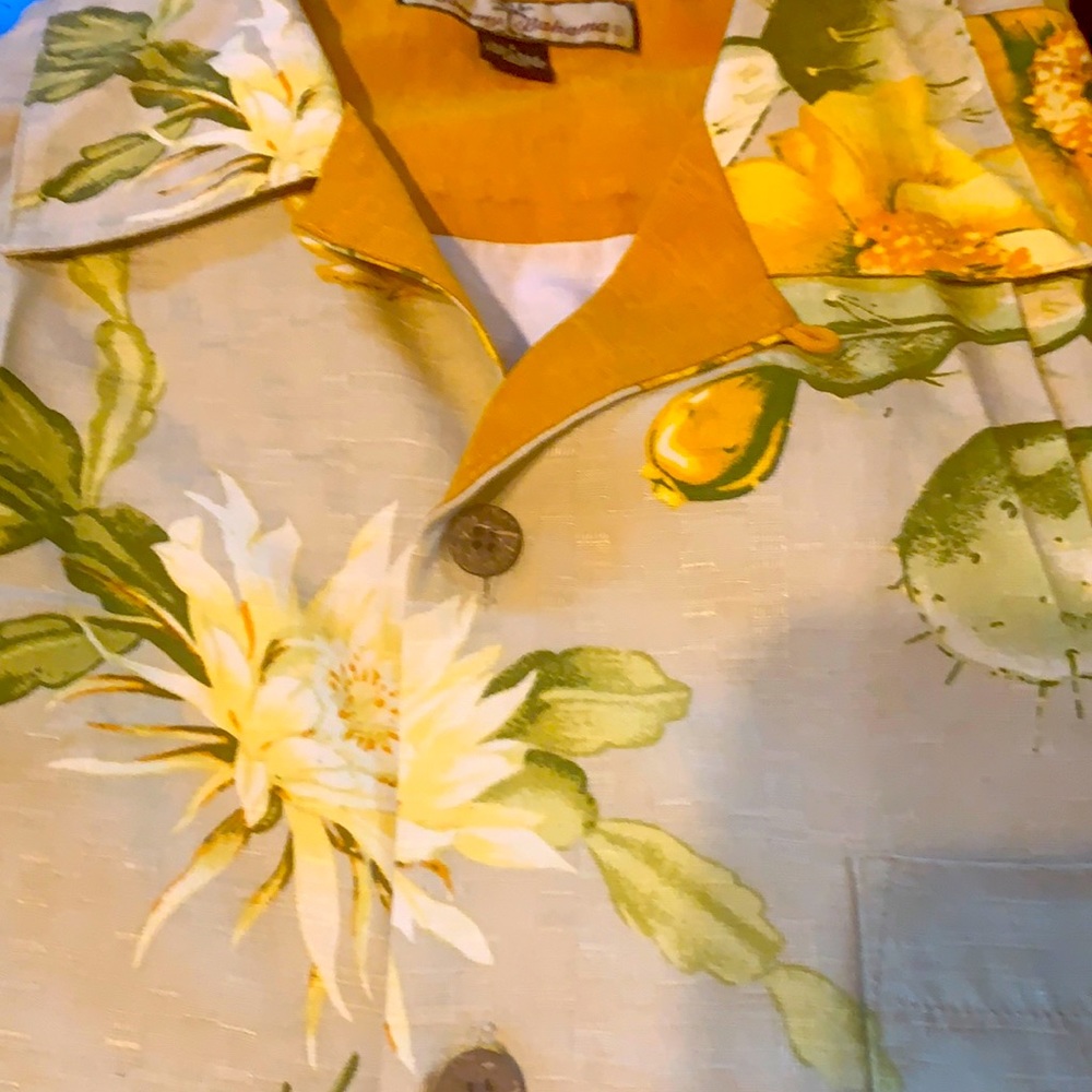 Men’s Tommy Bahama short sleeve 100% silk shirt